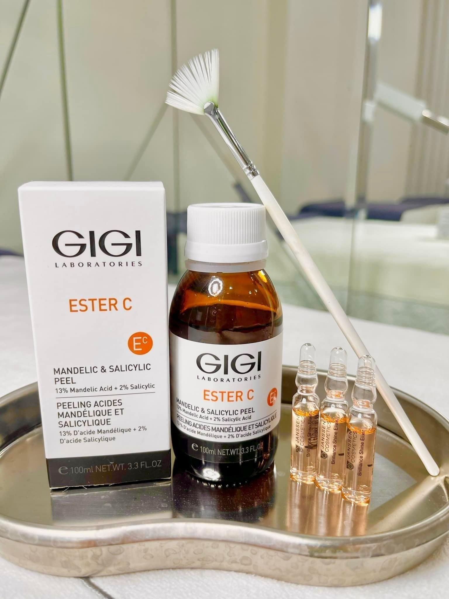 Gigi Peel Ester C 13% Mandelic Trị Mụn Căng Bóng 100Ml (CTY)