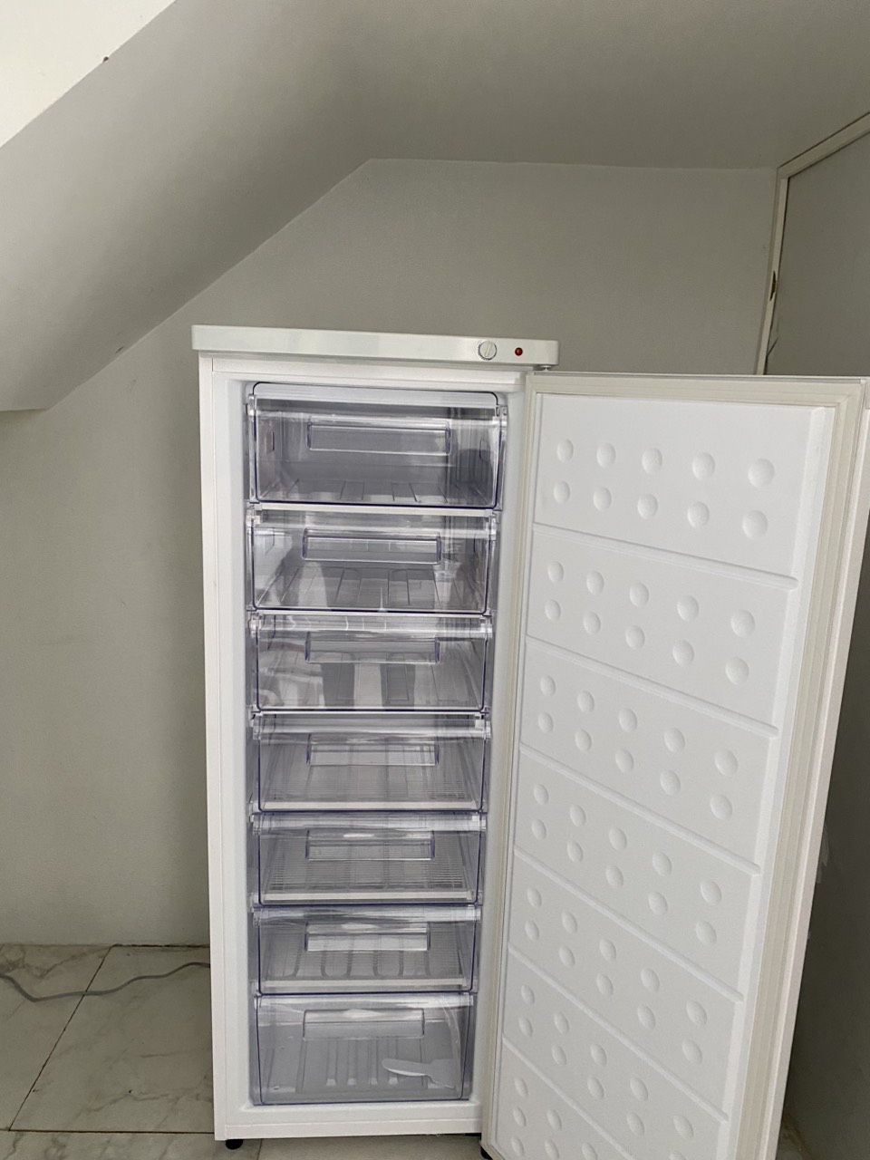 Tủ đông đứng Hòa Phát HPF UAH6208 208 lít 7 ngăn