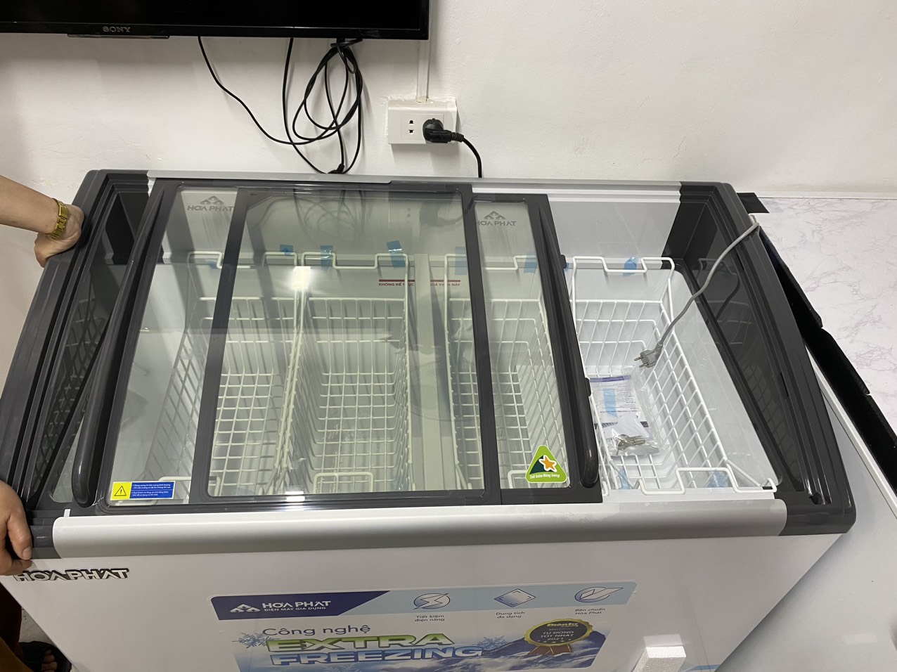 Tủ đông trưng bày Hòa Phát Inverter HSF AD8357.C1 357 lít DÀN ĐỒNG