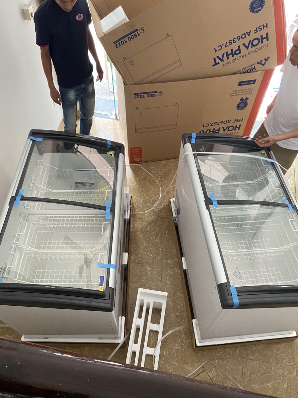 Tủ đông kem Hòa Phát AD6357.C 357 lít DÀN ĐỒNG