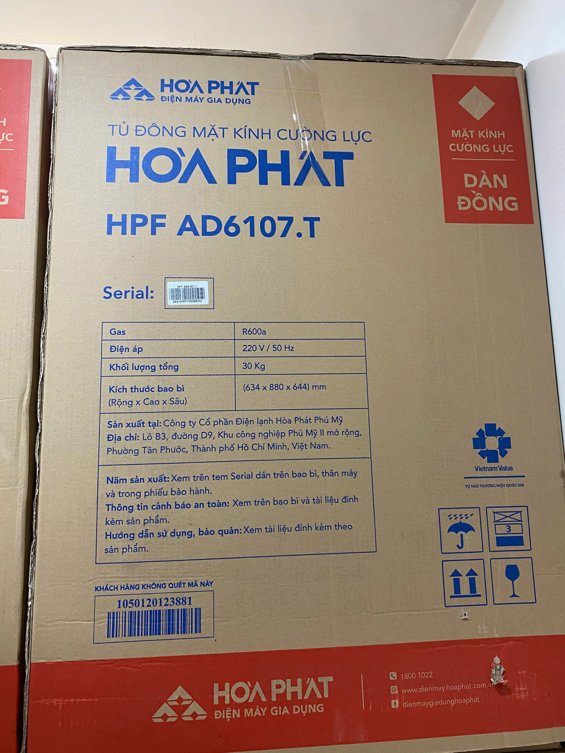 Tủ đông cánh kính Hòa Phát HPF AD6107.T1 107 lít DÀN ĐỒNG