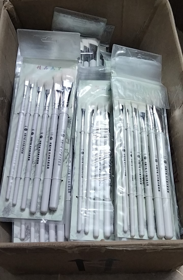 100 bộ bút vẽ lông dê đầu bằng (6 cái cán trắng)