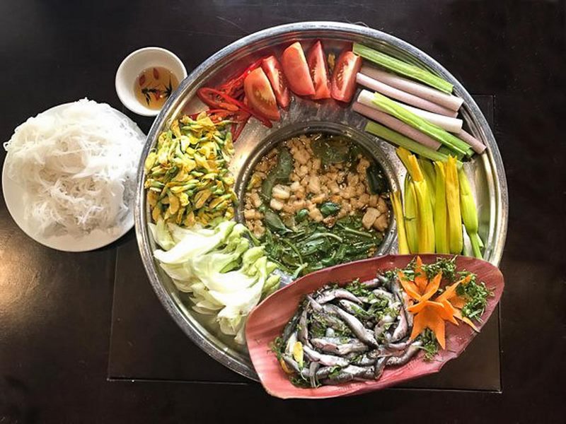 Bật mí cách nấu canh chua cá linh bông điên điển miền Tây