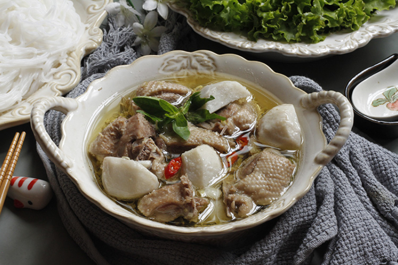 Nấu vịt om sấu đậm đà hương vị kiểu miền Bắc