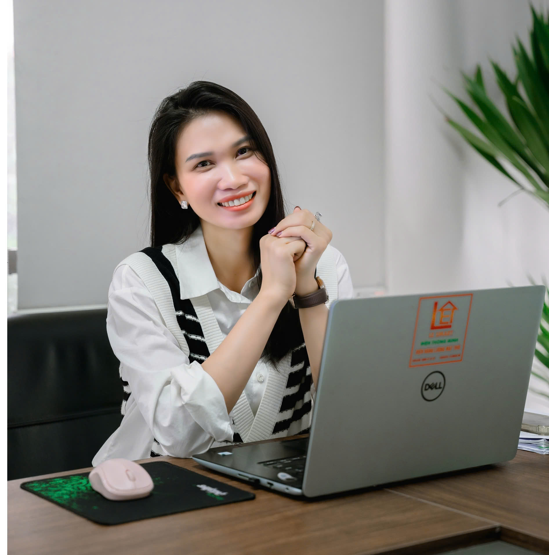 Bà: Thịnh Thị Mai