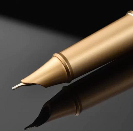 Bút ký Montagut mạ vàng 14k màu bạc sang trọng MT100-03