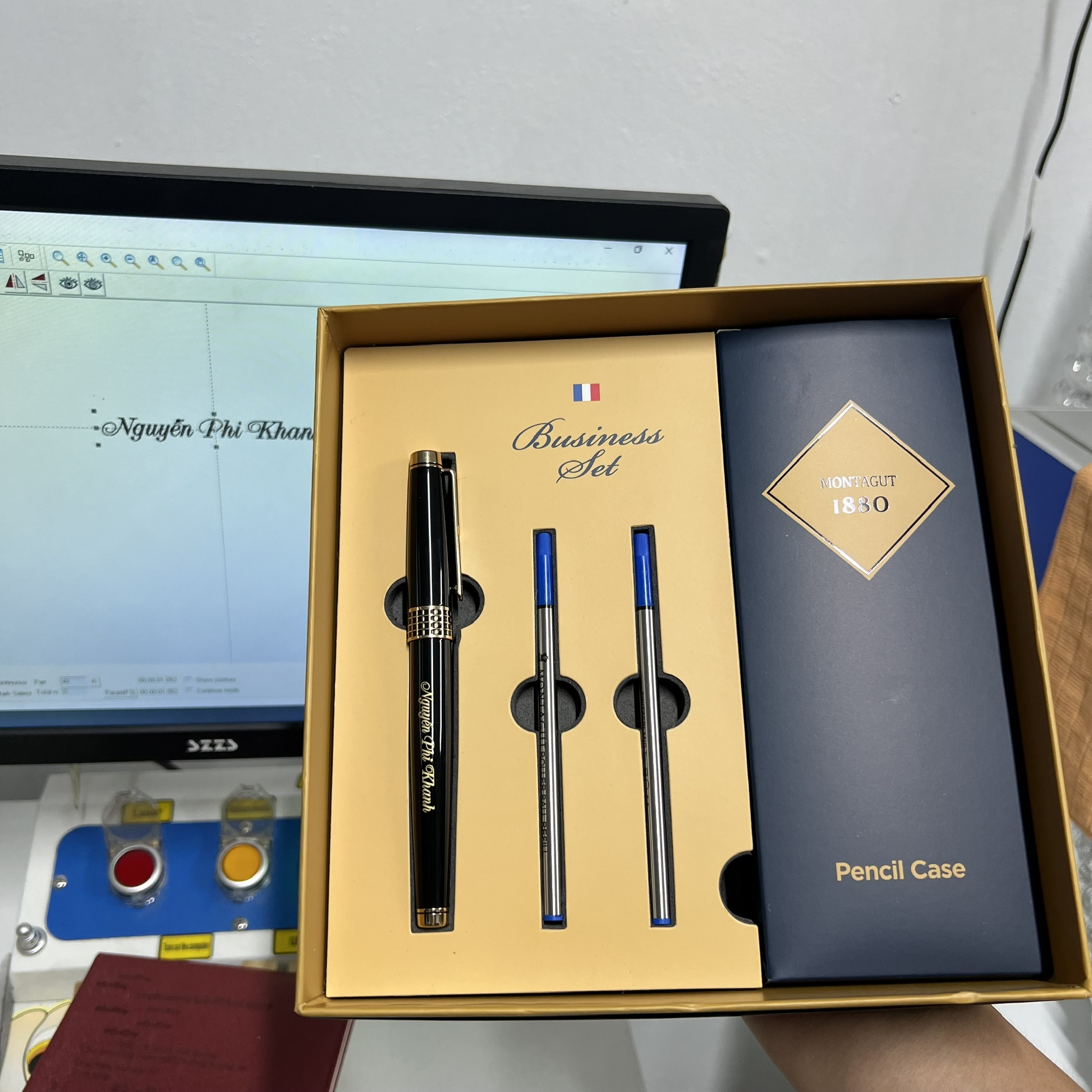 Bộ bút ký cao cấp Montagut MT525 màu đen