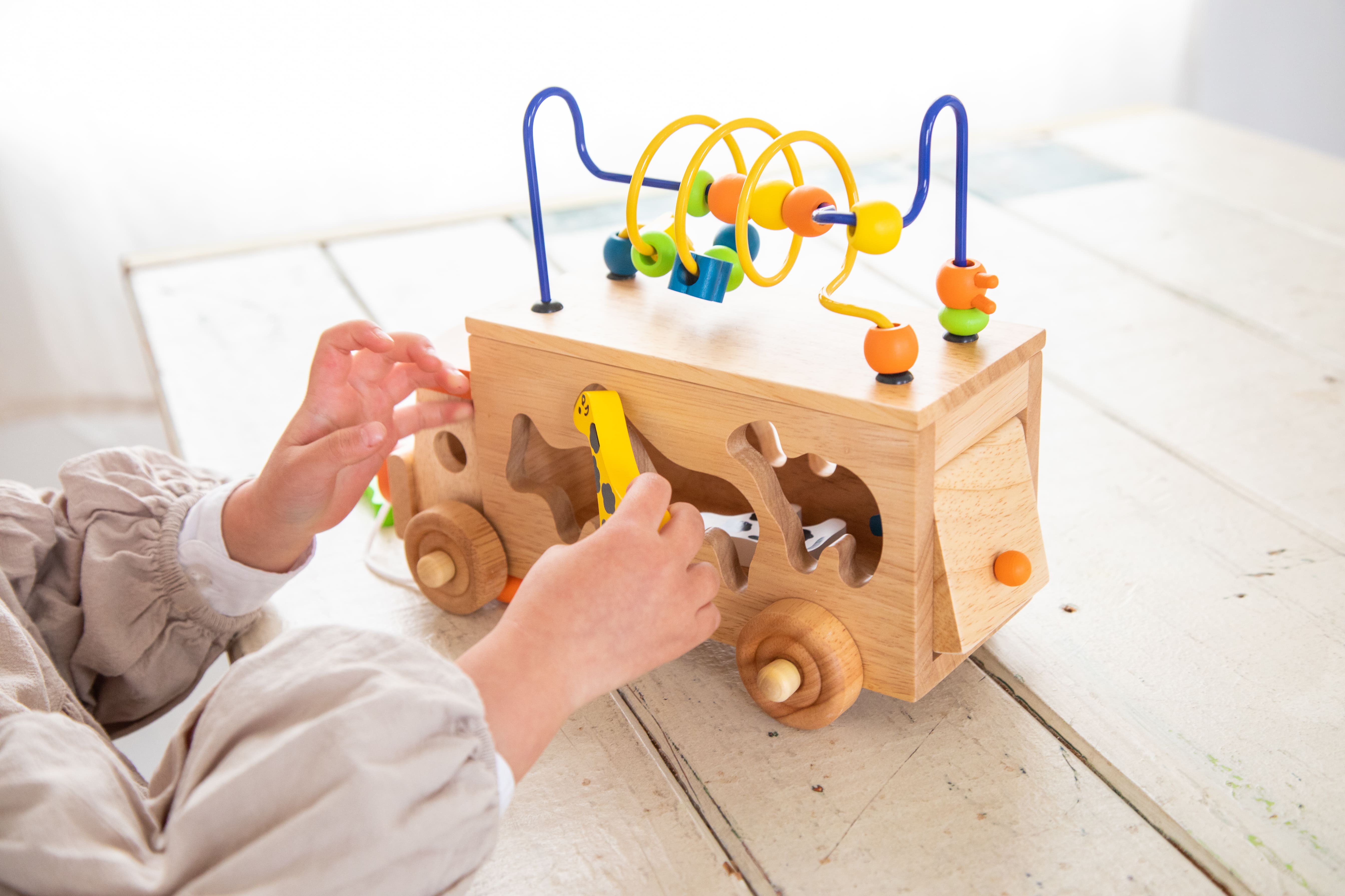 Xe chở động vật bằng gỗ