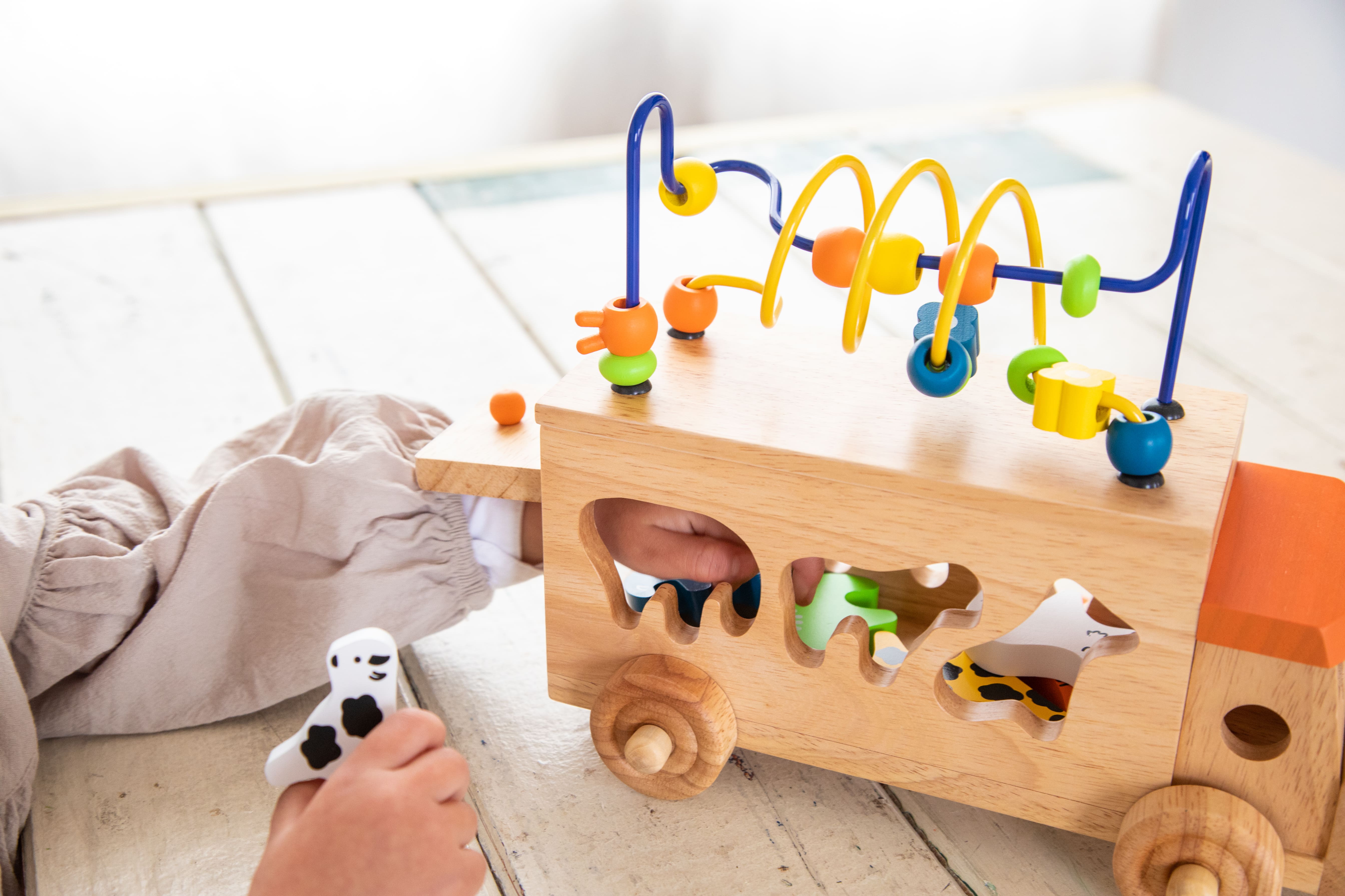 Cho thuê Xe chở động vật bằng gỗ