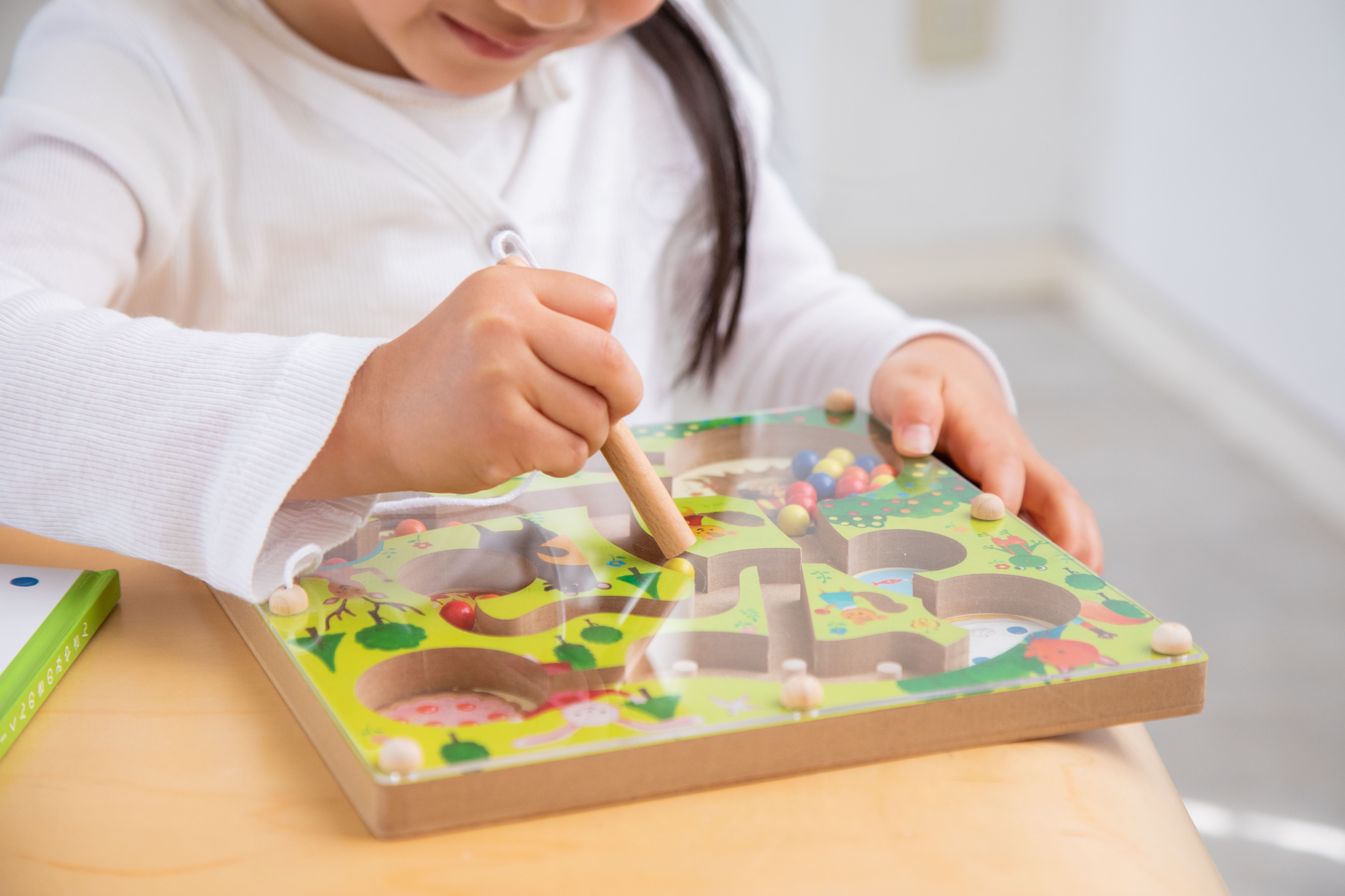 Cho thuê set Bàn gỗ mê cung