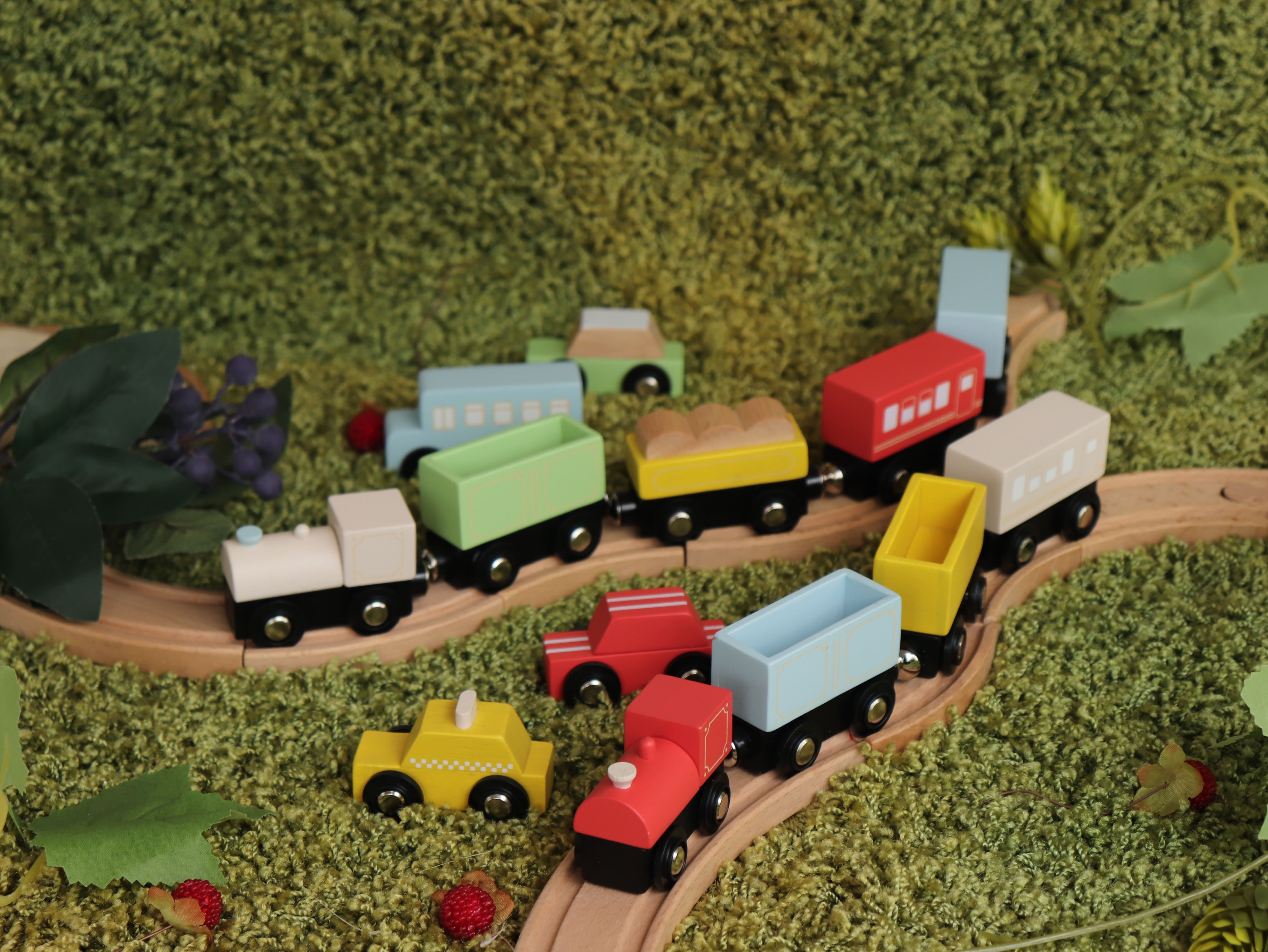 Cho thuê Set đồ chơi phương tiện giao thông (Tàu hỏa 4 toa và 4 ô tô)