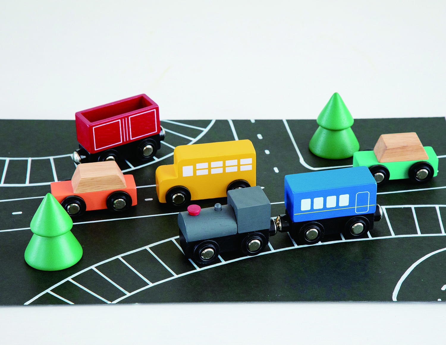 Cho thuê Set đồ chơi phương tiện giao thông (Tàu hỏa và 3 ô tô)