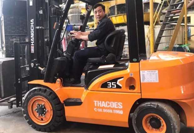 CÓ NÊN MUA XE NÂNG TRUNG QUỐC?
