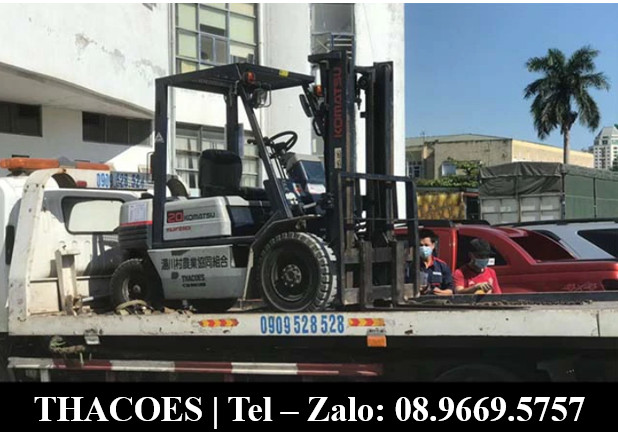 ẢNH BÀN GIAO XE NÂNG CŨ KOMATSU 2 TẤN CHO KHÁCH HƯNG YÊN