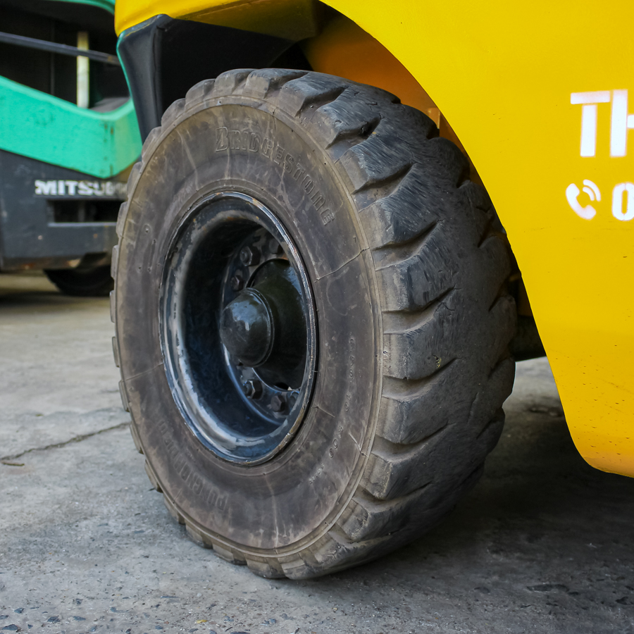 Xe nâng dầu Komatsu Nhật Bãi 3 Tấn FD30C-16 Gật gù lốp kép