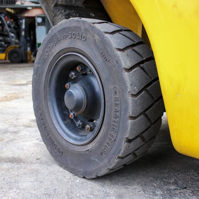 Xe nâng dầu Komatsu Nhật Bãi 2,5 Tấn FD25C-15
