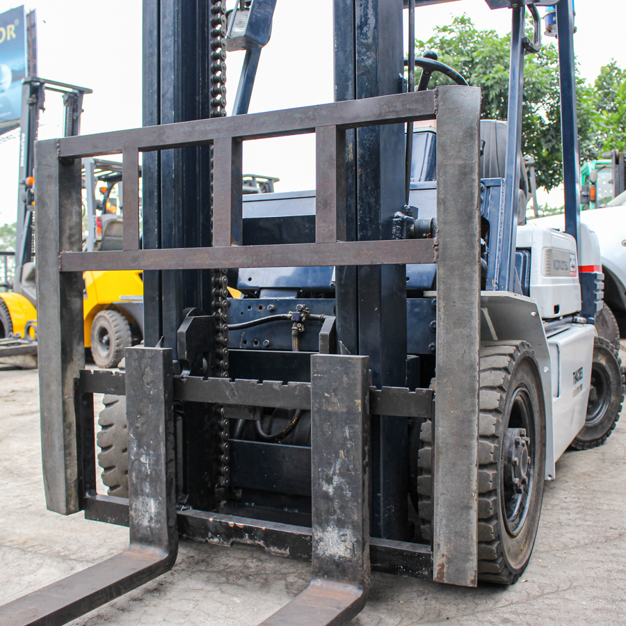 Xe nâng dầu Komatsu Nhật Bãi 2,5 Tấn FD25-11