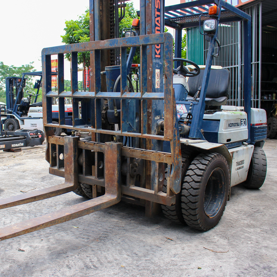 Xe nâng dầu Komatsu Nhật Bãi 3 Tấn FD30-11