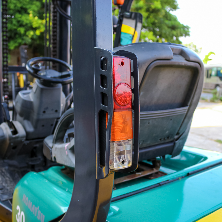 Xe nâng dầu Komatsu Nhật Bãi 3 Tấn FD30C-16 Gật gù lốp kép