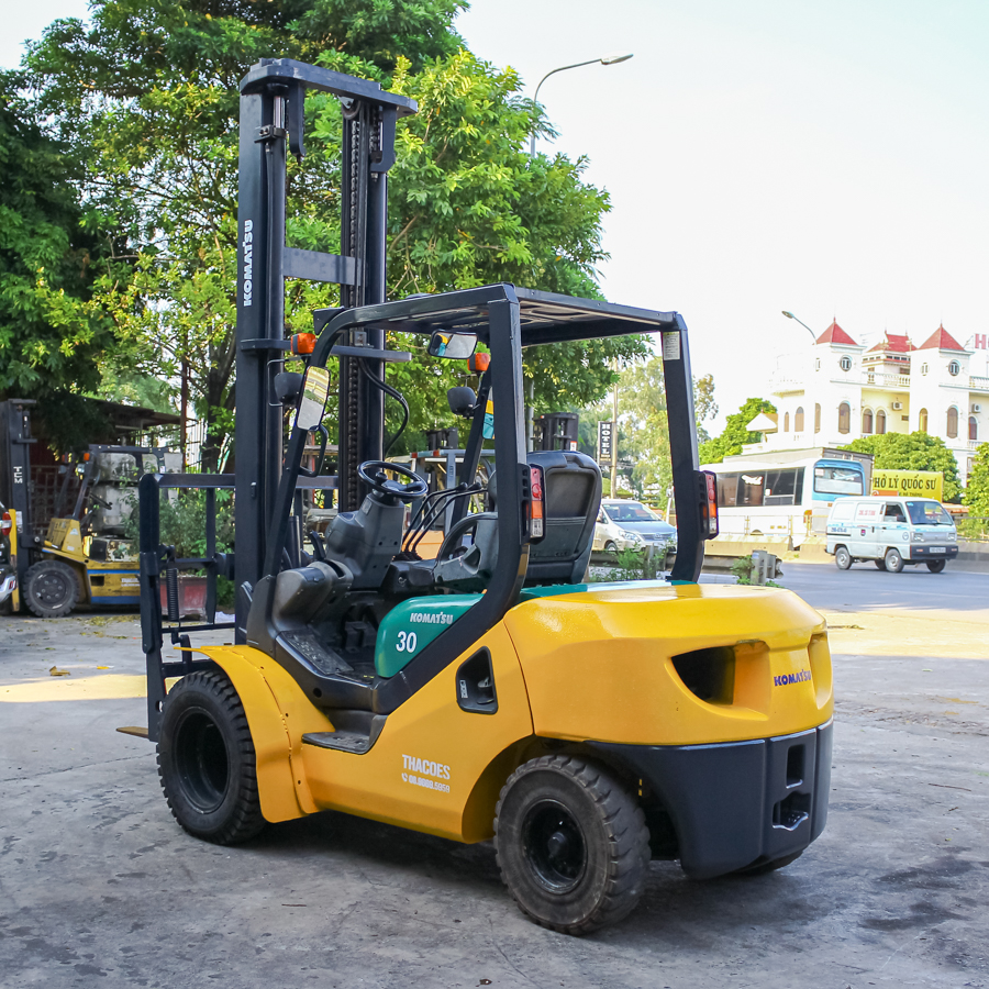 Xe nâng dầu Komatsu Nhật Bãi 3 Tấn FD30C-16 Gật gù lốp kép