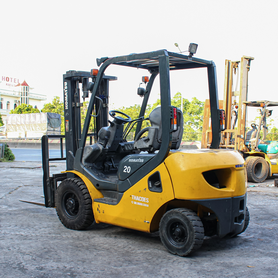 Xe nâng dầu Komatsu Nhật Bãi 2 Tấn FD20T-17