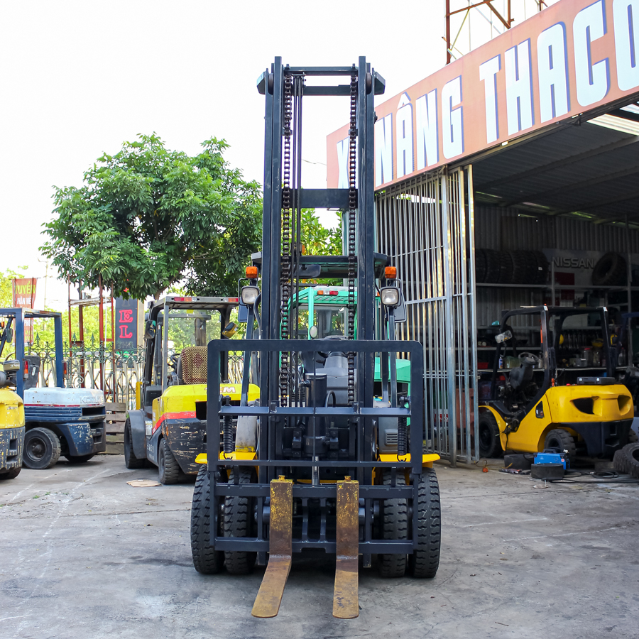 Xe nâng dầu Komatsu Nhật Bãi 3 Tấn FD30C-16 Gật gù lốp kép
