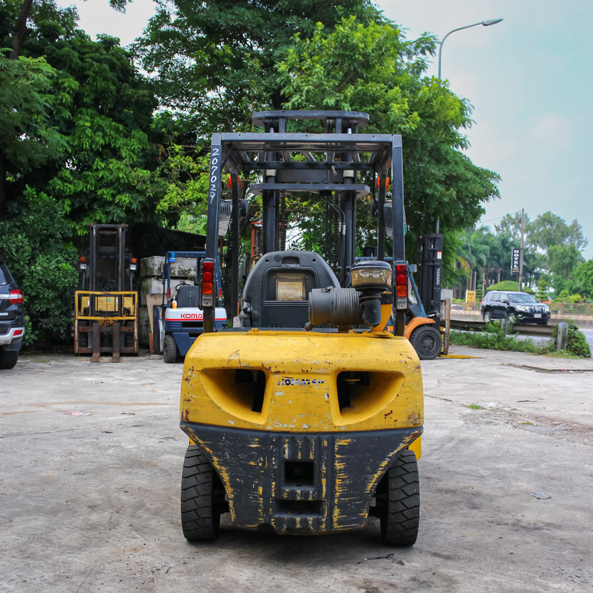 Xe nâng dầu Komatsu Nhật Bãi 2,5 Tấn FD25C-15