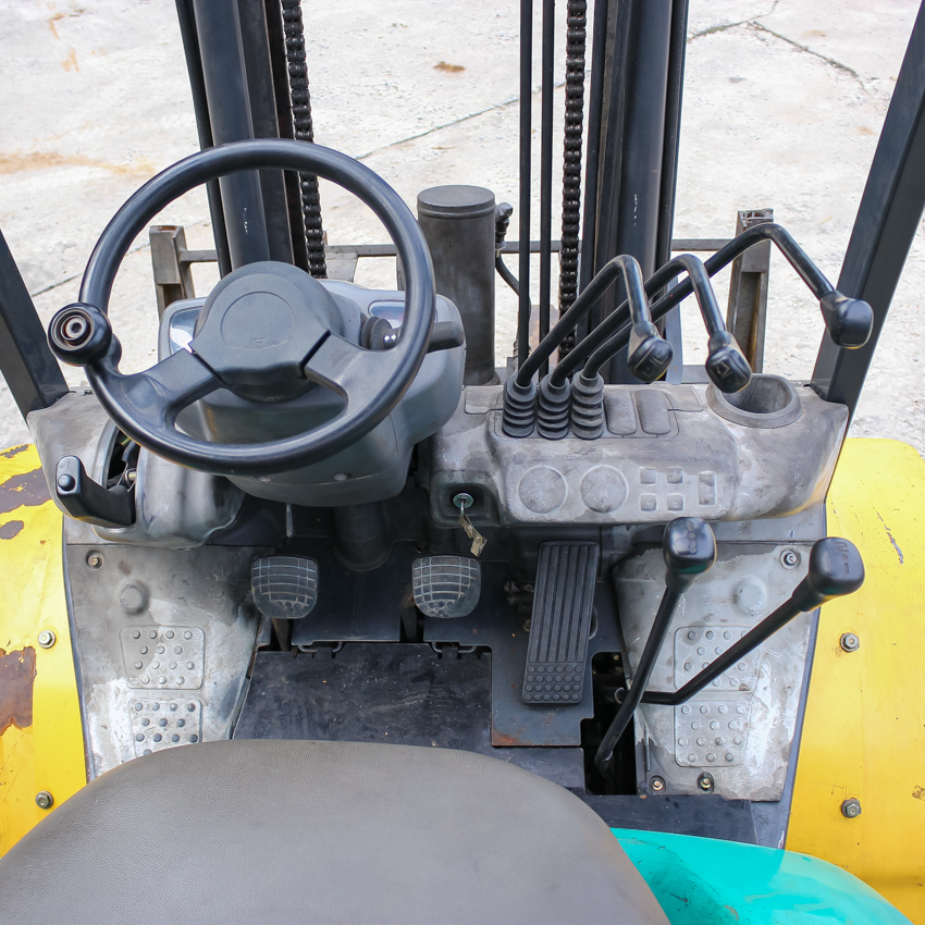 Xe nâng dầu Komatsu Nhật Bãi 2,5 Tấn FD25C-15