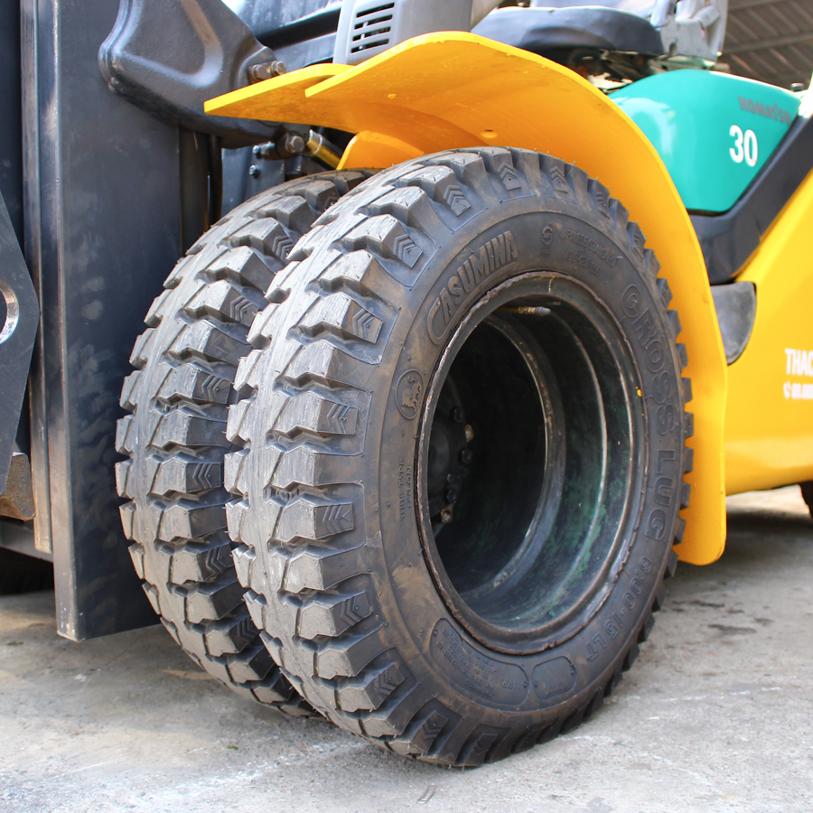 Xe nâng dầu Komatsu Nhật Bãi 3 Tấn FD30C-16 Gật gù lốp kép