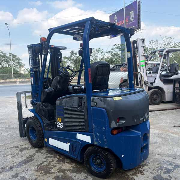KOMATSU 2.5 TẤN ĐIỆN FE25-1-302447 (Xe 2016, Bình khô 2020)
