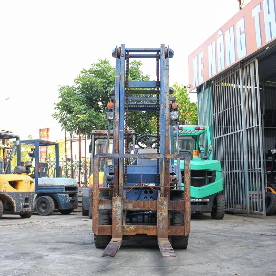 Xe nâng dầu Komatsu Nhật Bãi 2 Tấn FD20-11
