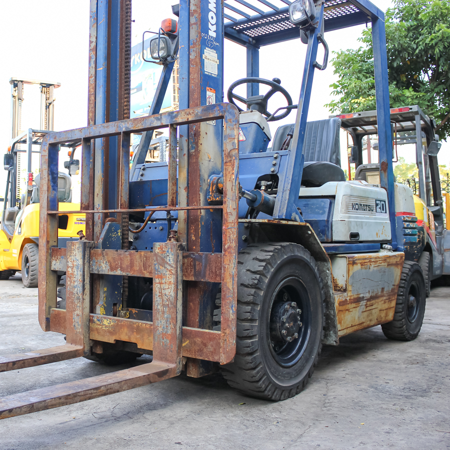 Xe nâng dầu Komatsu Nhật Bãi 2 Tấn FD20-11