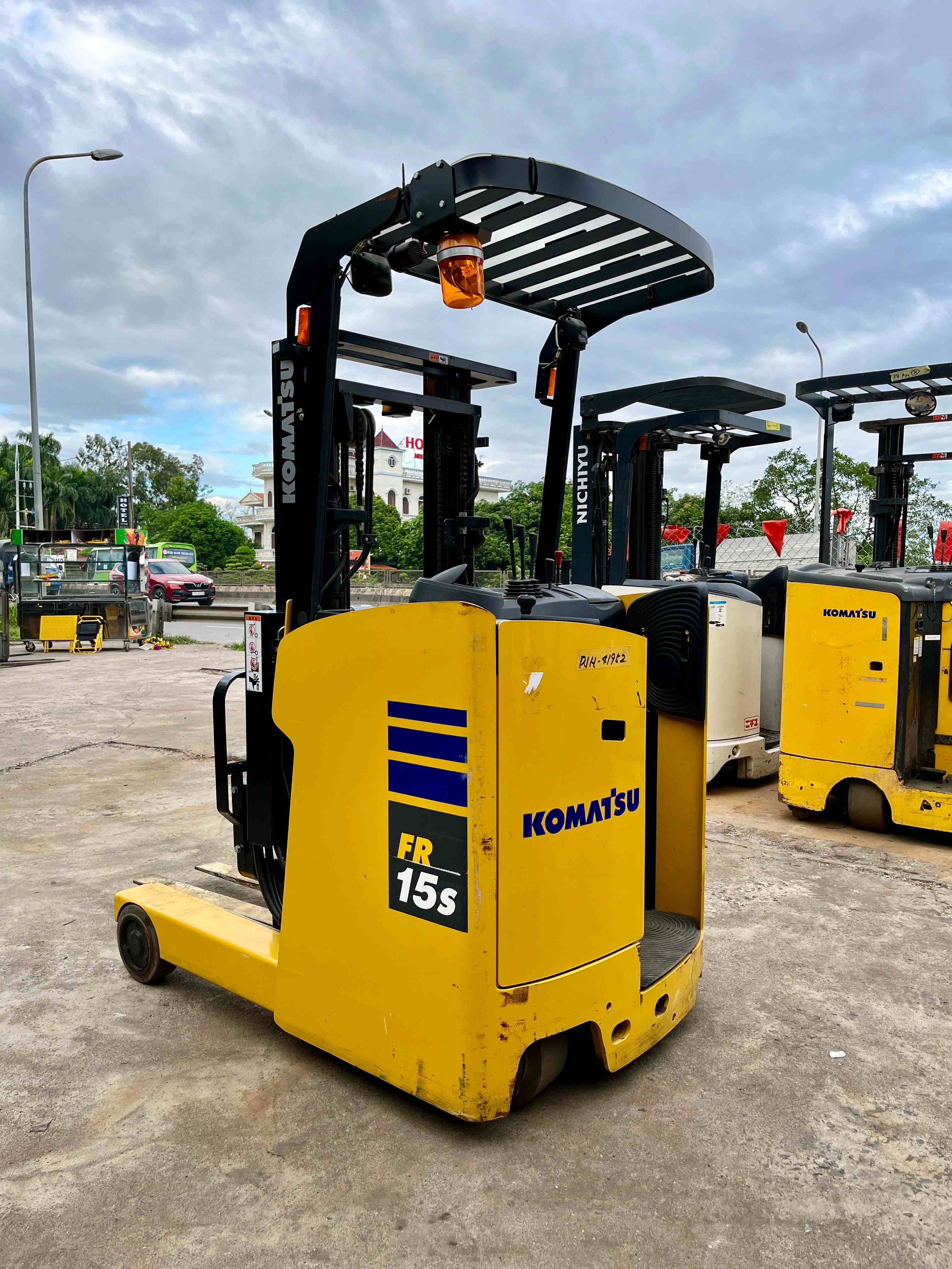 XE NÂNG ĐIỆN ĐỨNG LÁI KOMATSU 1,5 Tấn FR15S-5 (2024)