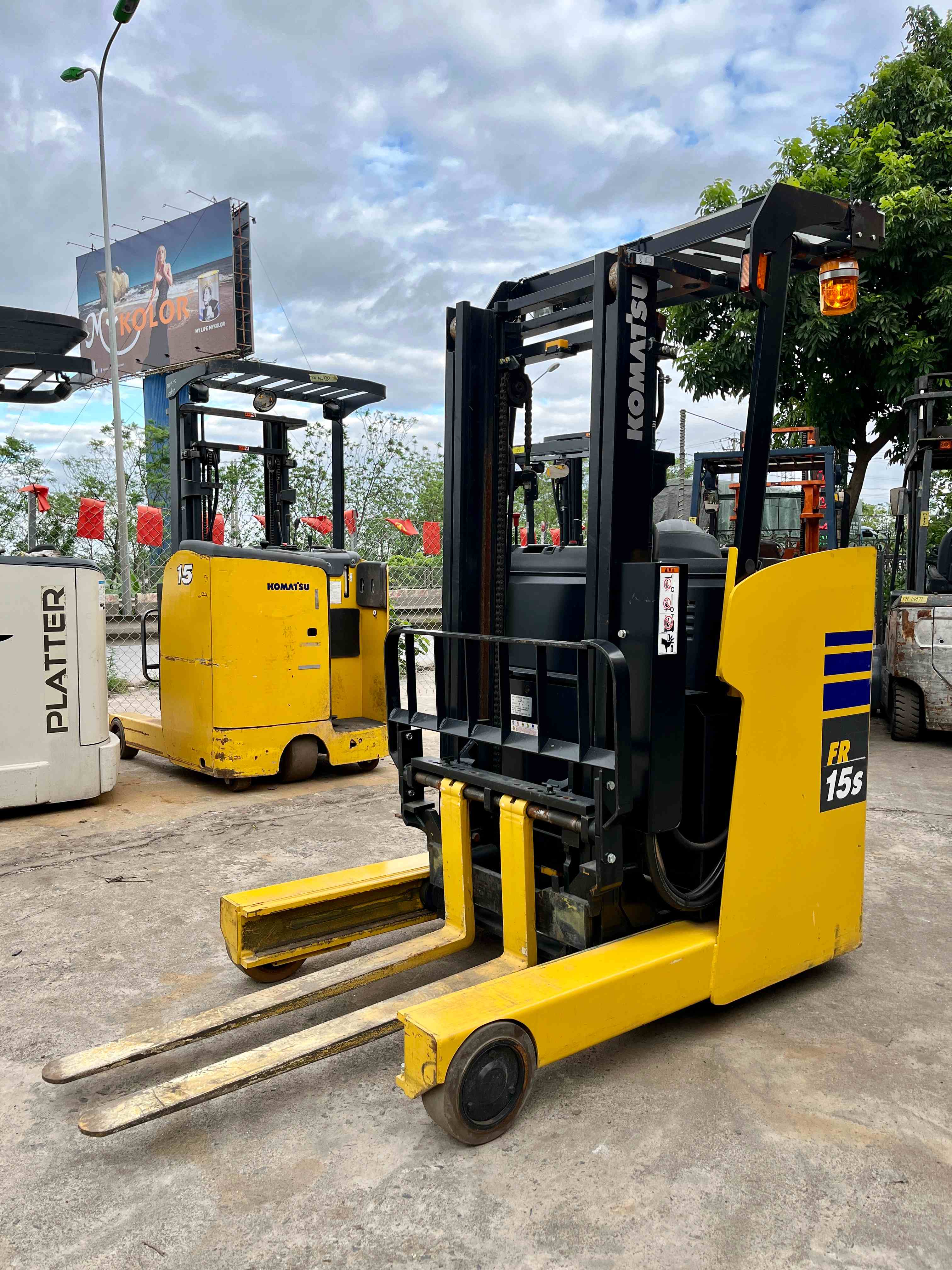 XE NÂNG ĐIỆN ĐỨNG LÁI KOMATSU 1,5 Tấn FR15S-5 (2024)