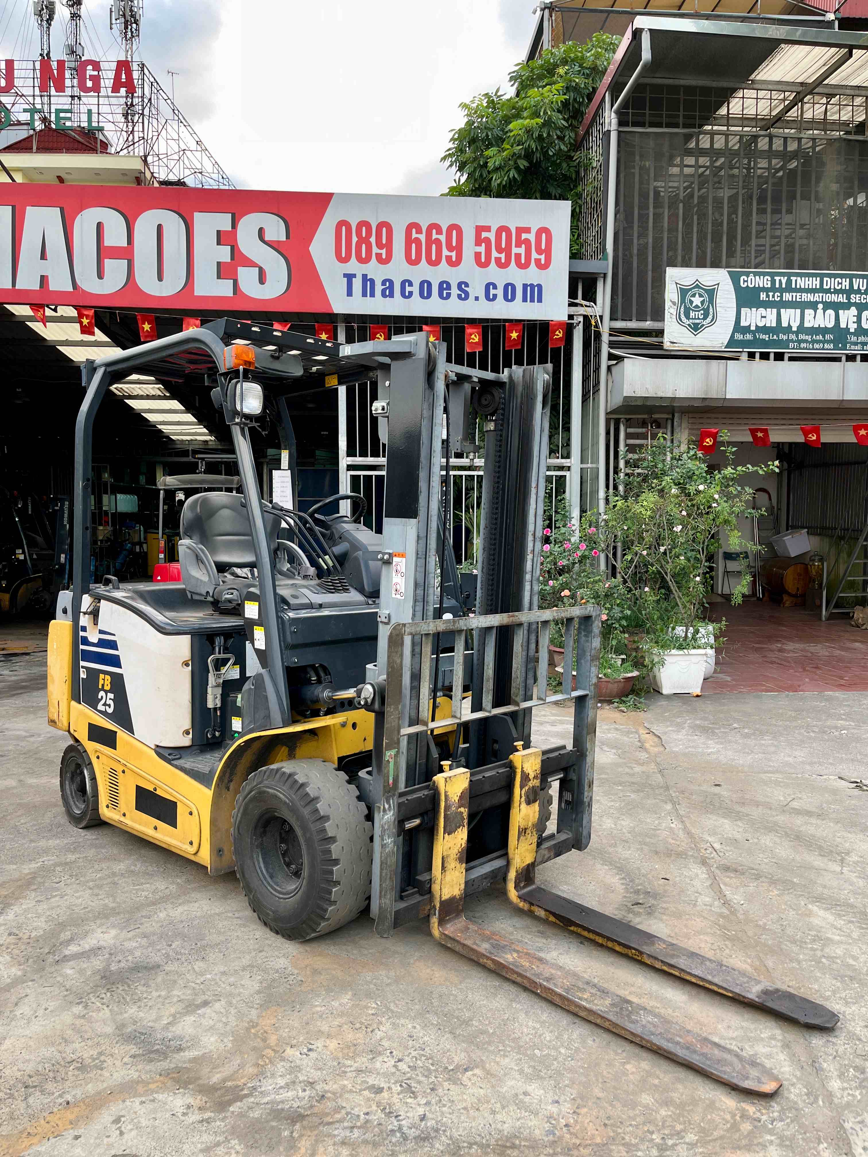 XE NÂNG ĐIỆN NGỒI LÁI KOMATSU 2.5 Tấn FB25-12 (2014)