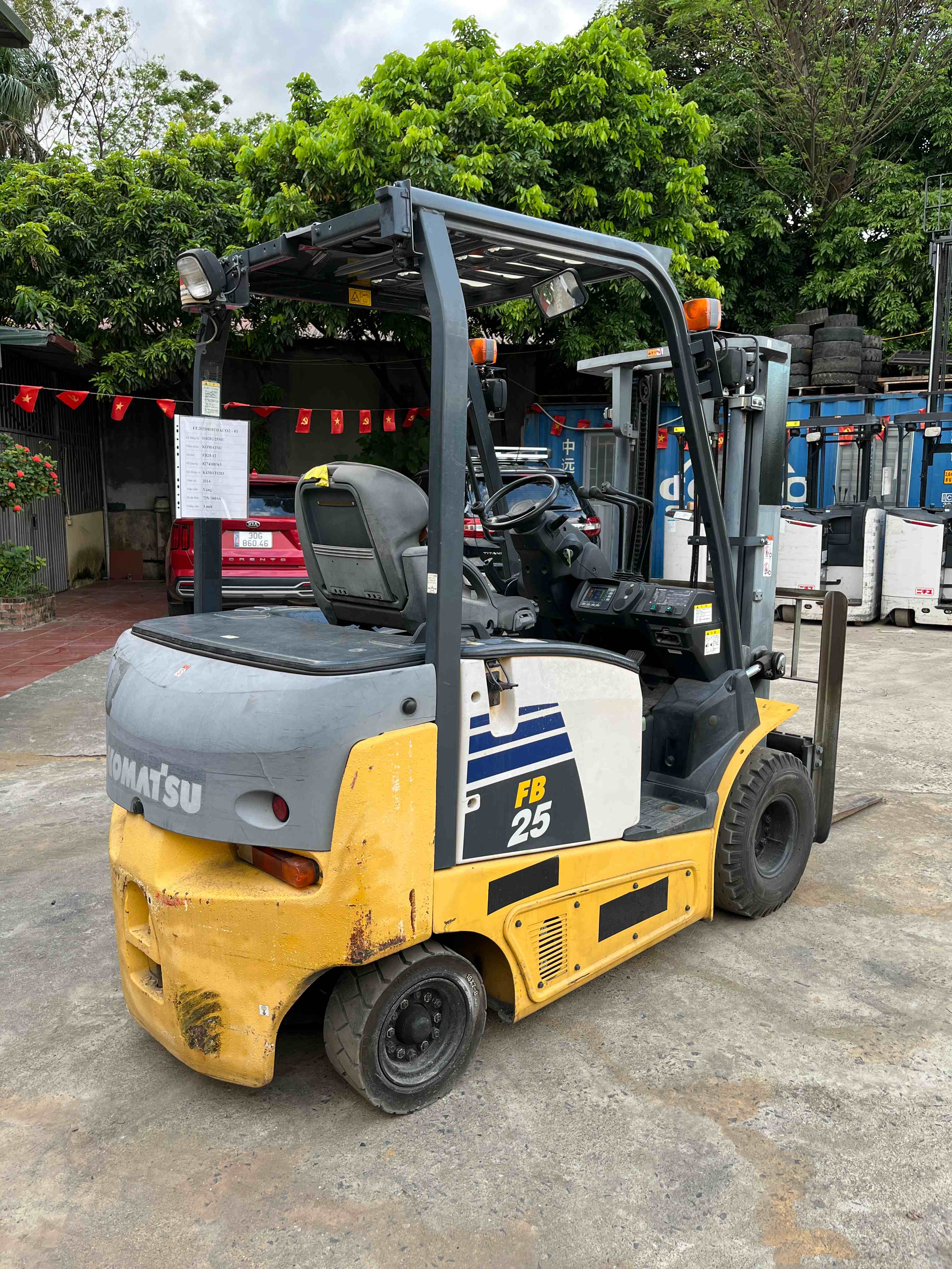 XE NÂNG ĐIỆN NGỒI LÁI KOMATSU 2.5 Tấn FB25-12 (2014)