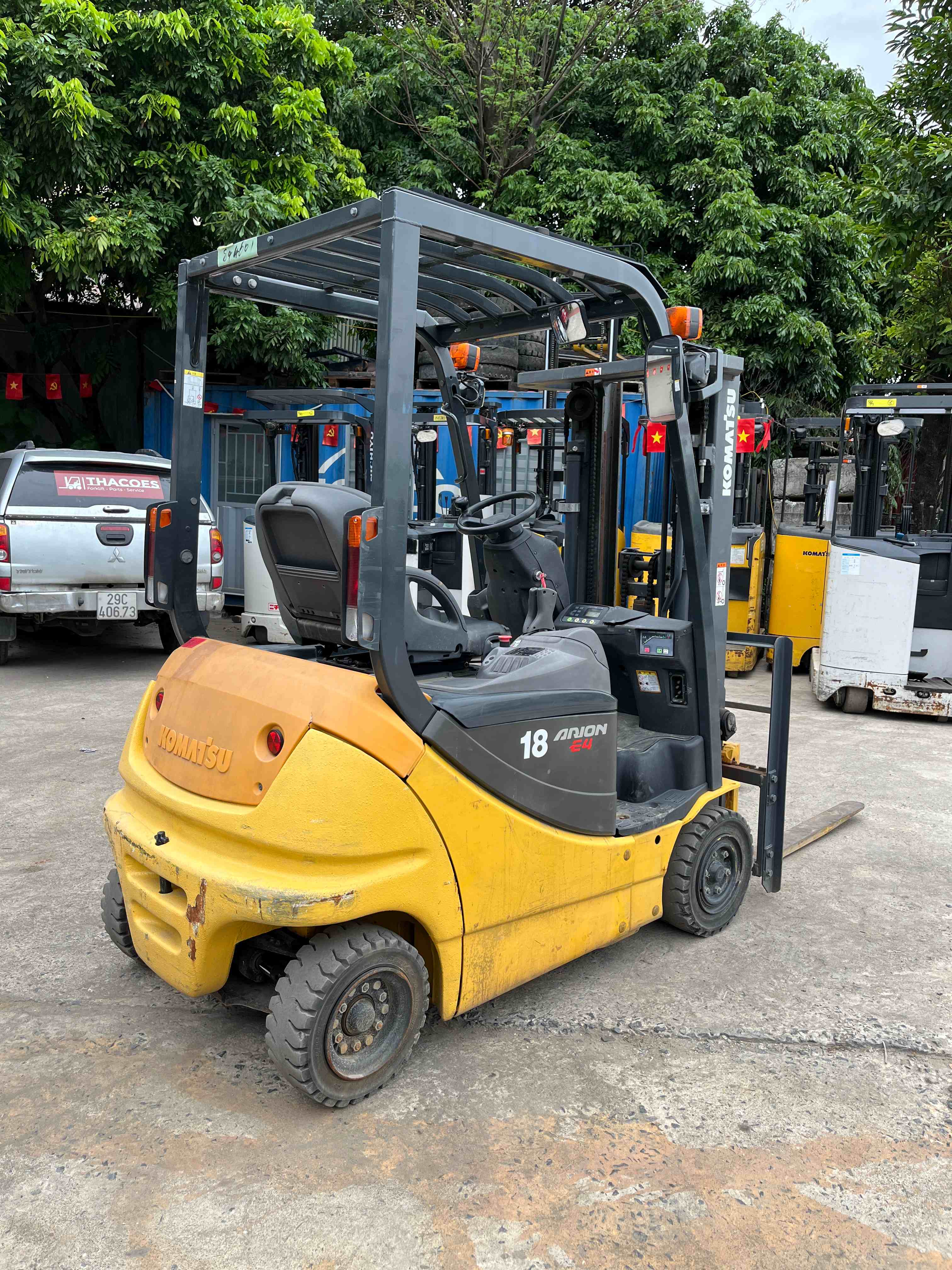 XE NÂNG ĐIỆN NGỒI LÁI KOMATSU 1,8 Tấn FB18-12 (2013)