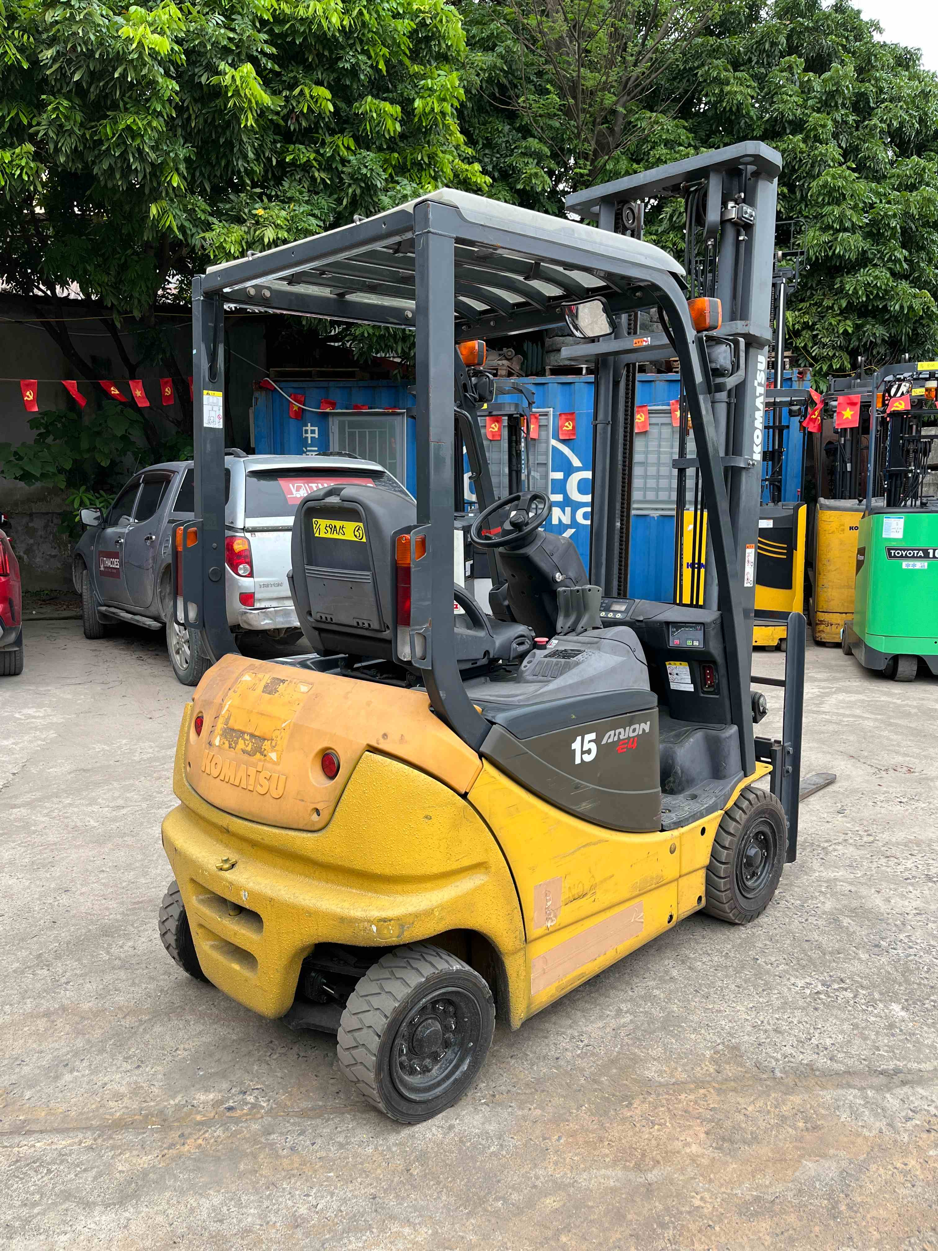 XE NÂNG ĐIỆN NGỒI LÁI KOMATSU 1,5 Tấn FB15-12 (2014)
