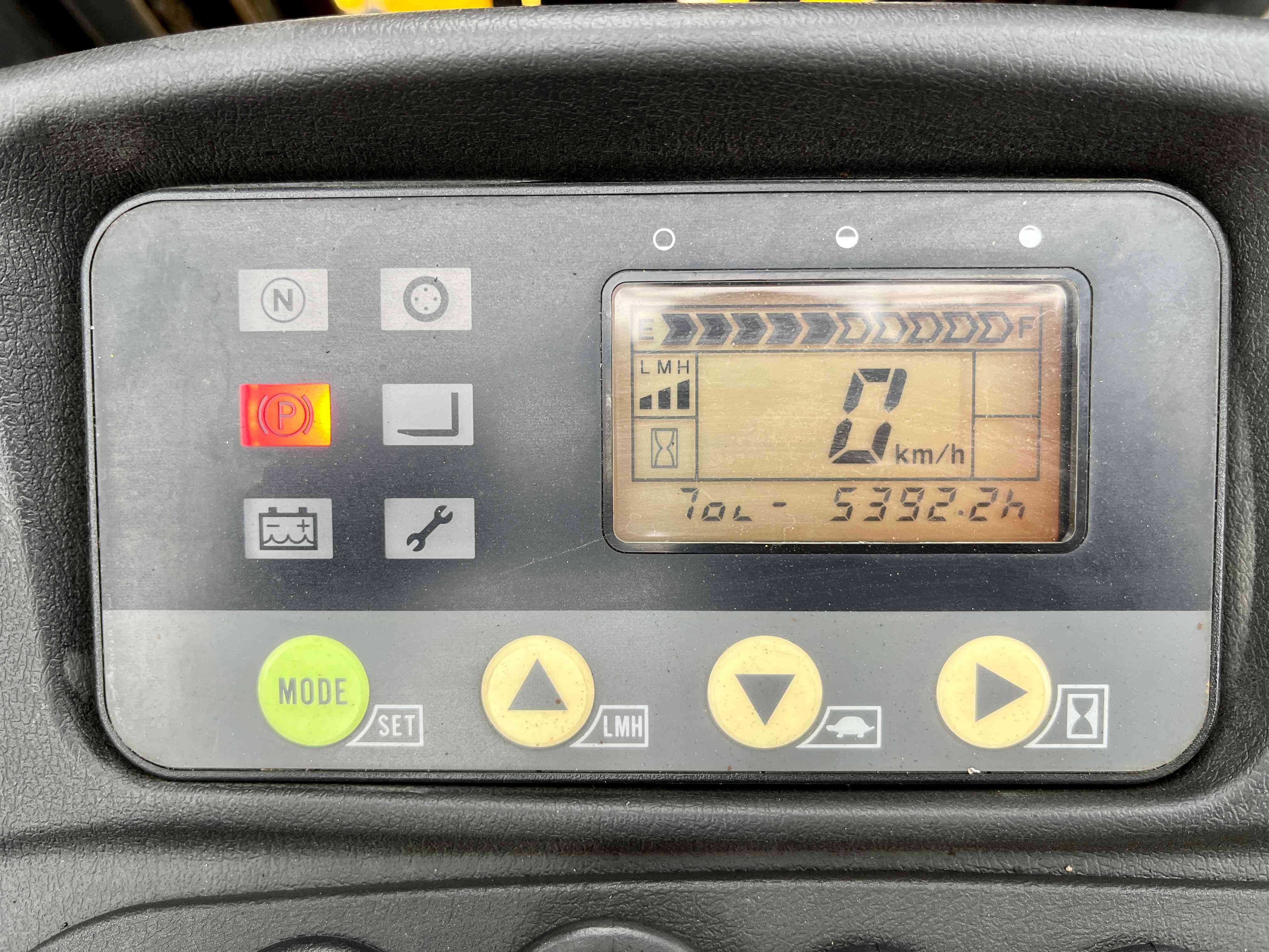 XE NÂNG ĐIỆN ĐỨNG LÁI KOMATSU 1,5 Tấn FB15RL-15 (2016)