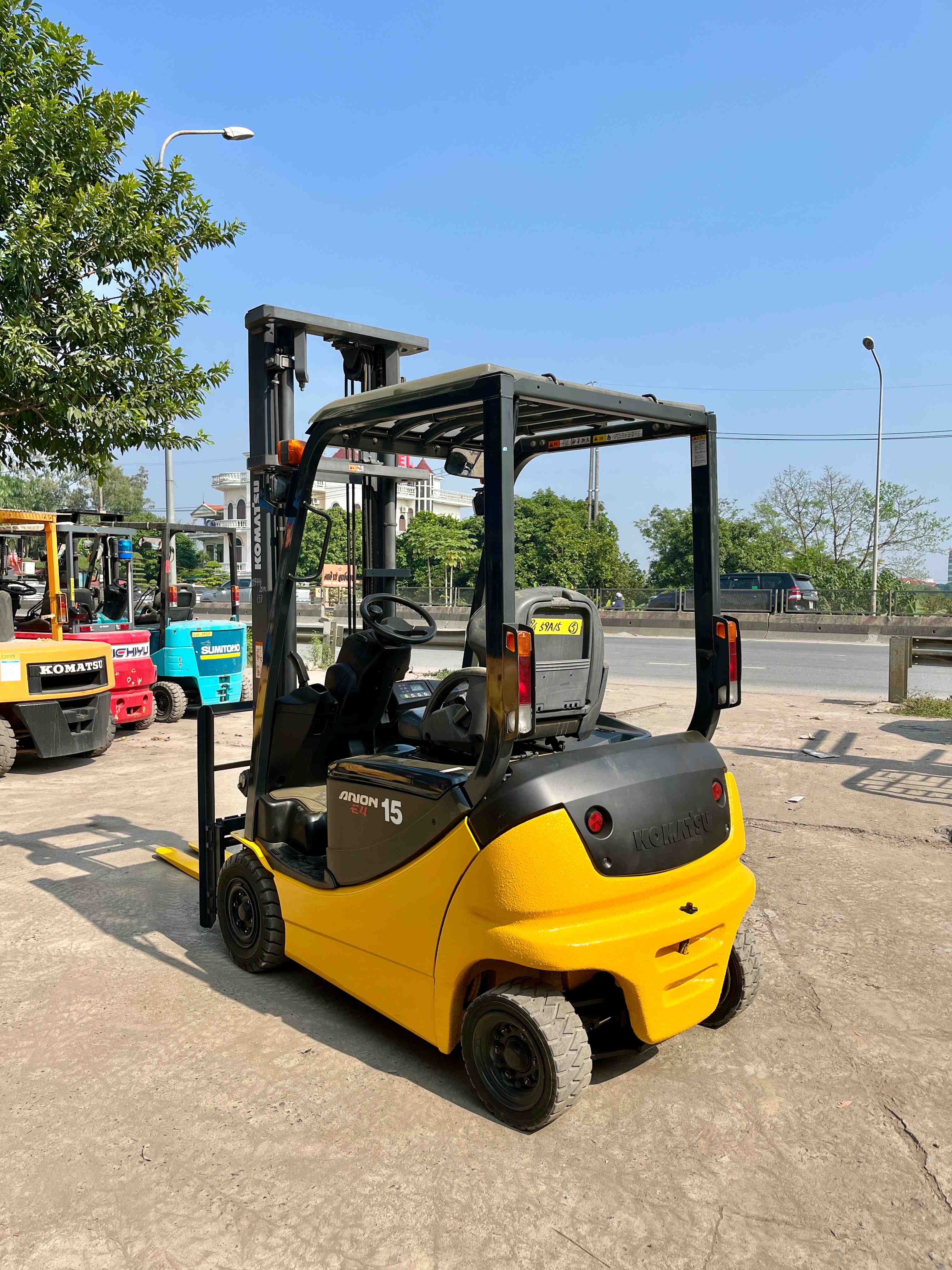 XE NÂNG ĐIỆN NGỒI LÁI KOMATSU 2.5 Tấn FE25-1 (2016)