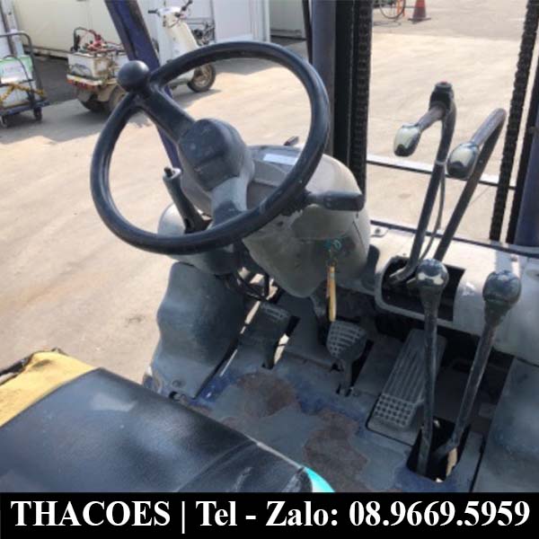 Xe nâng dầu Komatsu 2,5 tấn rẻ đẹp