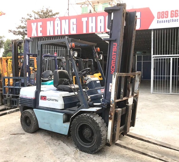 Xe nâng dầu Komatsu Nhật Bãi 3 Tấn FD30-11