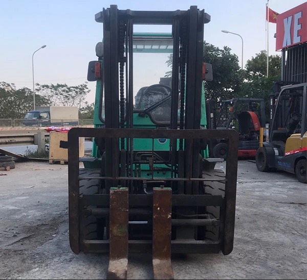 Mitsubishi 3.5 Tấn FD35NT Dịch Càng Lốp Đặc
