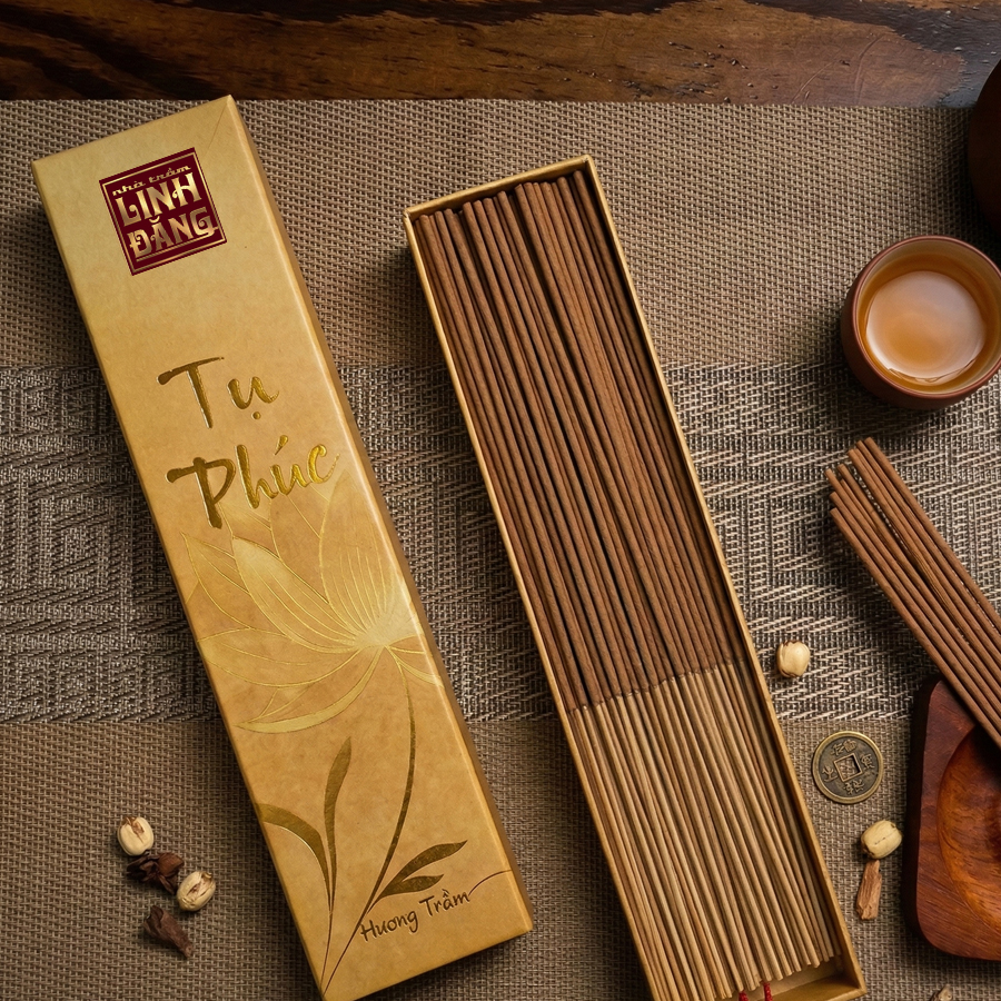 Nhang Trầm Hương Cao Cấp Tụ Phúc – Thơm Sâu, Lưu Hương Lâu, Tàn Sạch, Ít Khói | Hộp Kéo Nhũ Vàng Sang Trọng 50g/150g