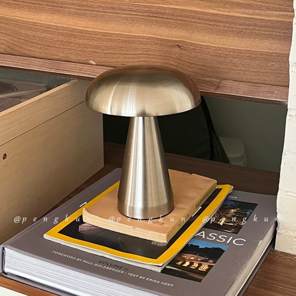 Thiết Kế Đan Mạch Đèn Bàn Hình Nấm Kim Loại