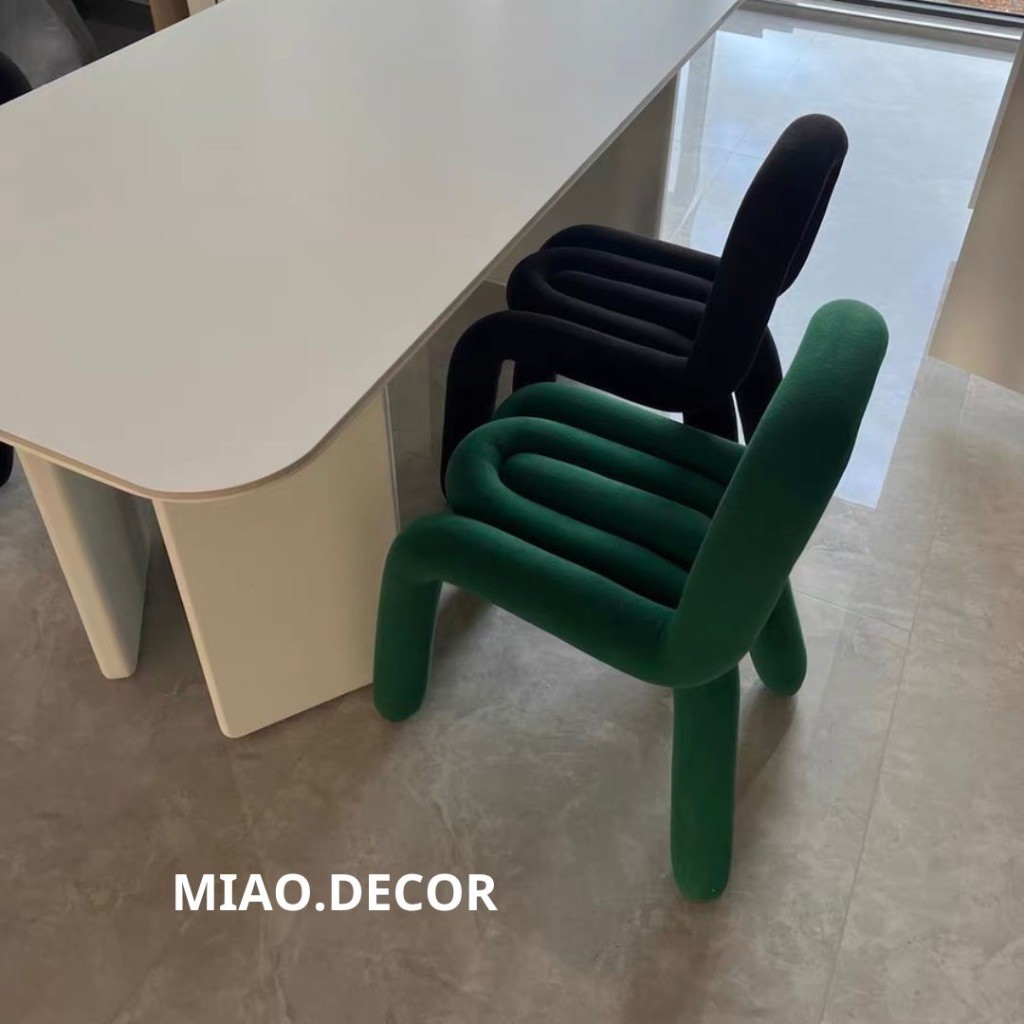 Ghế Bold Chair Để Bàn Trang Điểm Bàn Ăn , lạ mắt phong cách tối giản hiện đại nhiều màu sắcsc ĂN