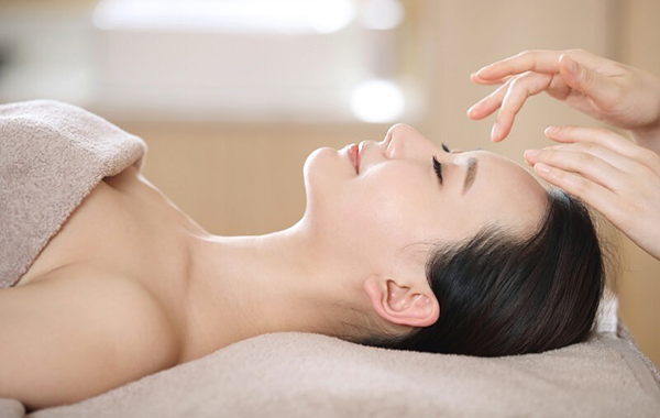 Liệu trình chăm sóc da mặt chuyên sâu phục hồi và tái tạo làn da