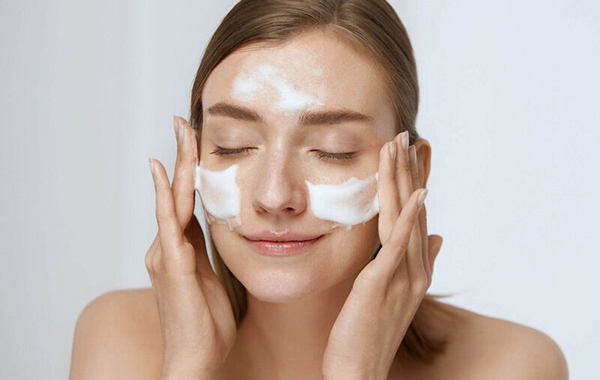 5 Bước skincare cho da nhạy cảm mùa lạnh bảo vệ da đúng cách
