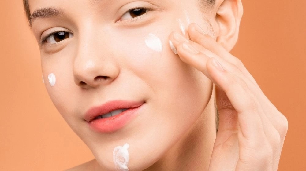 Chia sẻ 5 bí quyết làm đẹp dịp cuối năm hiệu quả nhất 1 Banner