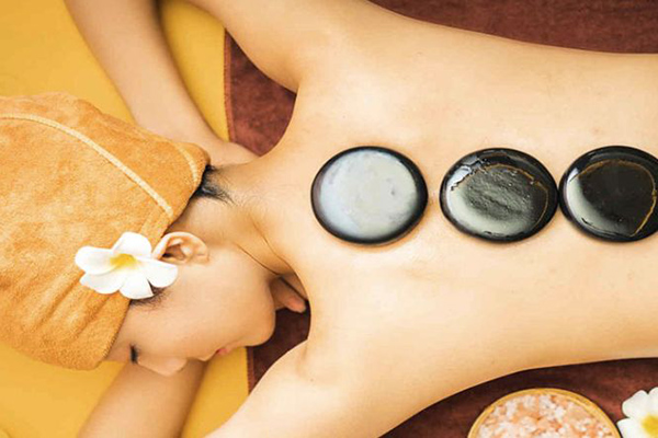 Massage Đá Nóng Trị Liệu